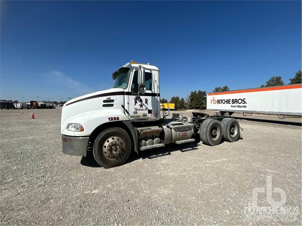 Mack CXU613 曳引機組件