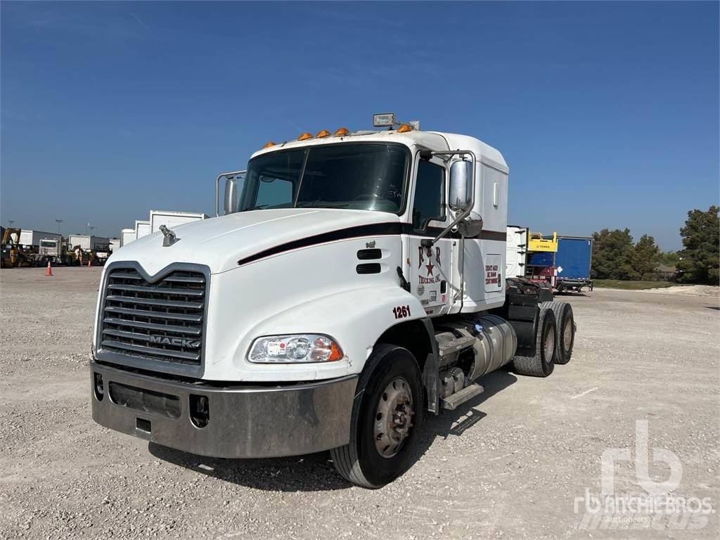 Mack CXU613 曳引機組件