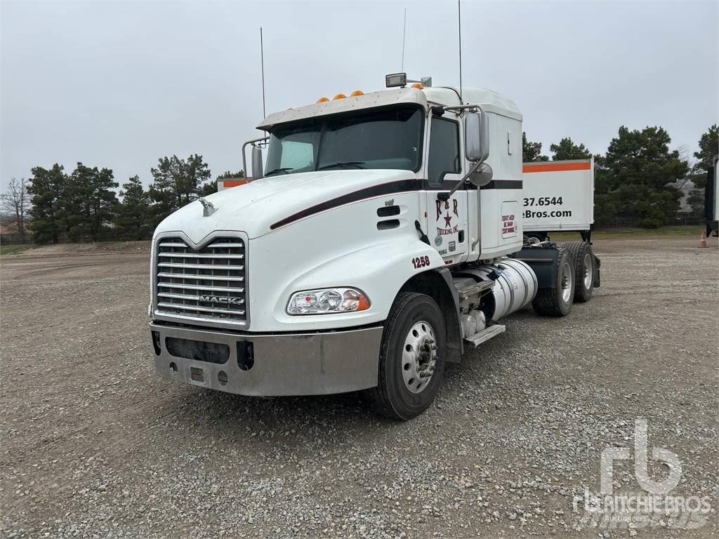 Mack CXU613 曳引機組件