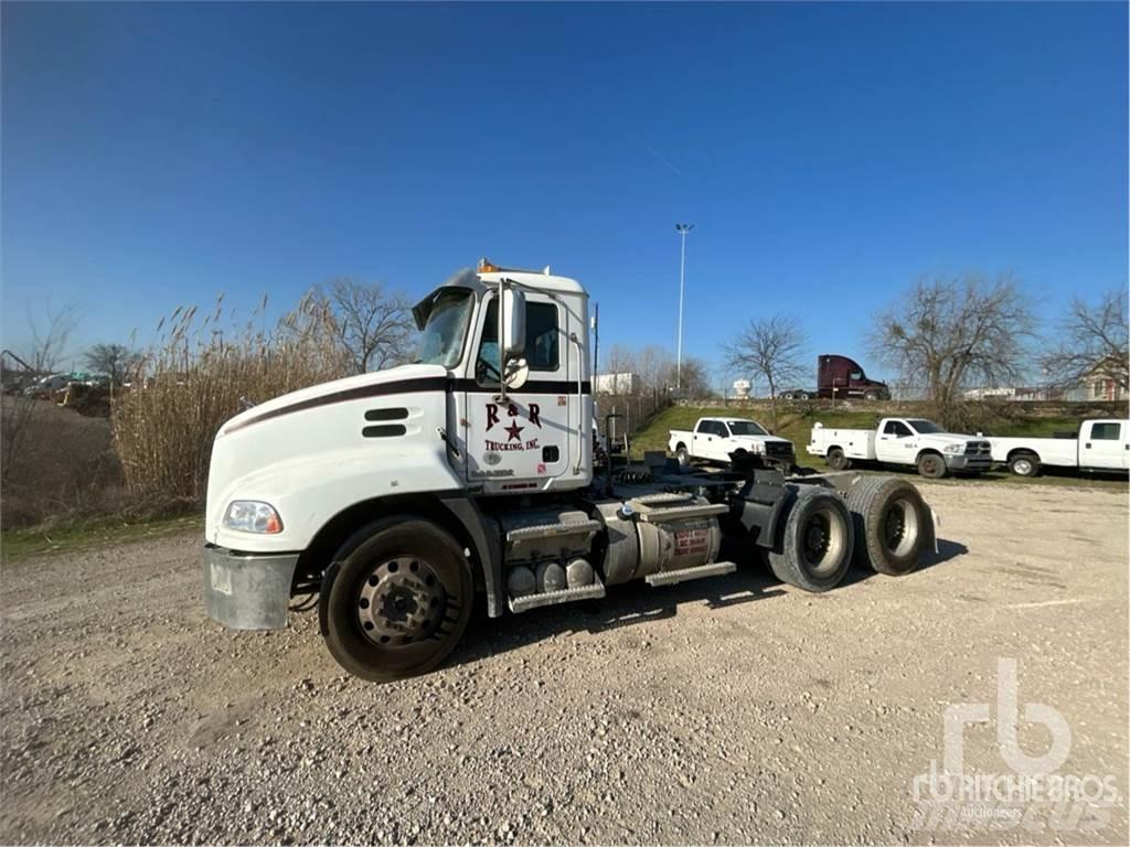 Mack CXU613 曳引機組件