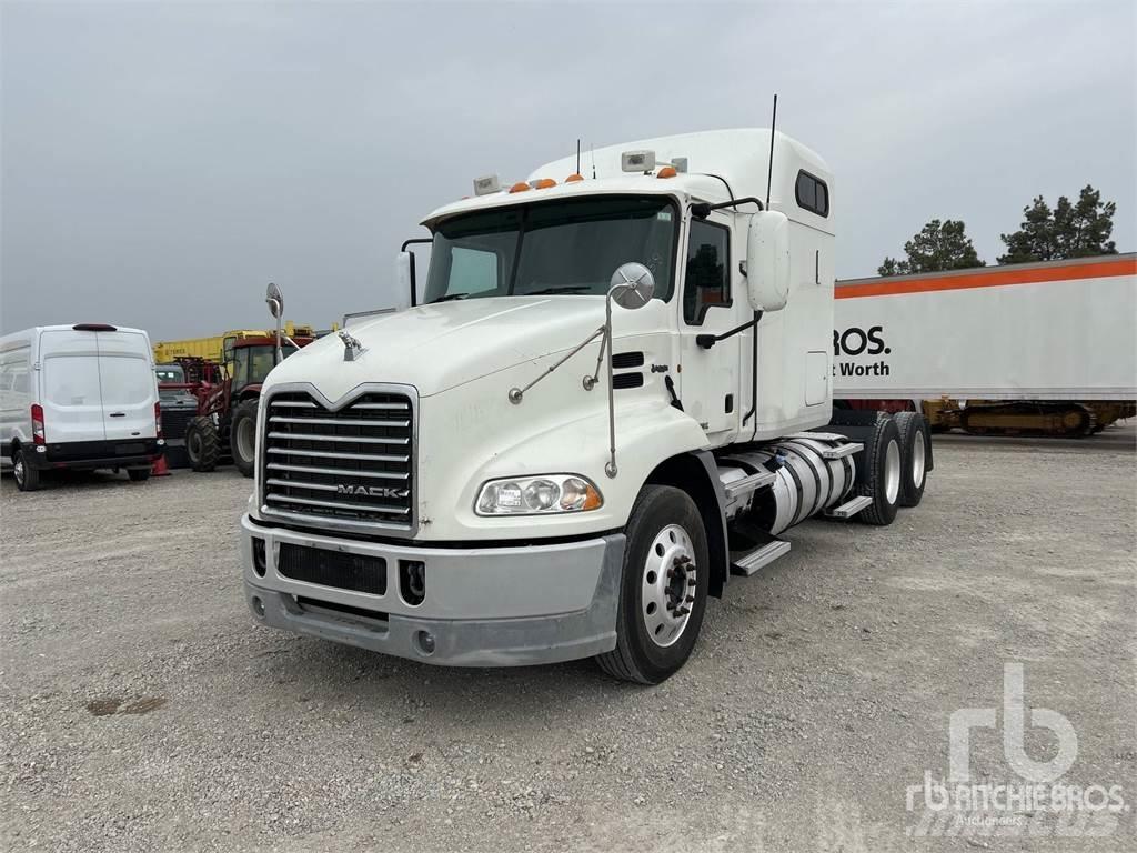 Mack CXU613 曳引機組件