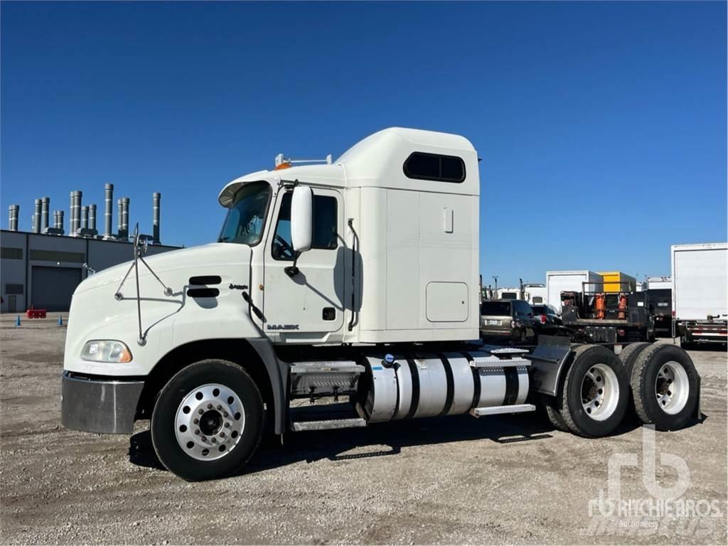 Mack CXU613 曳引機組件