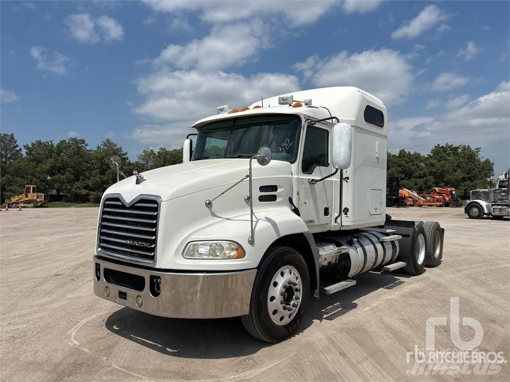 Mack CXU613 曳引機組件