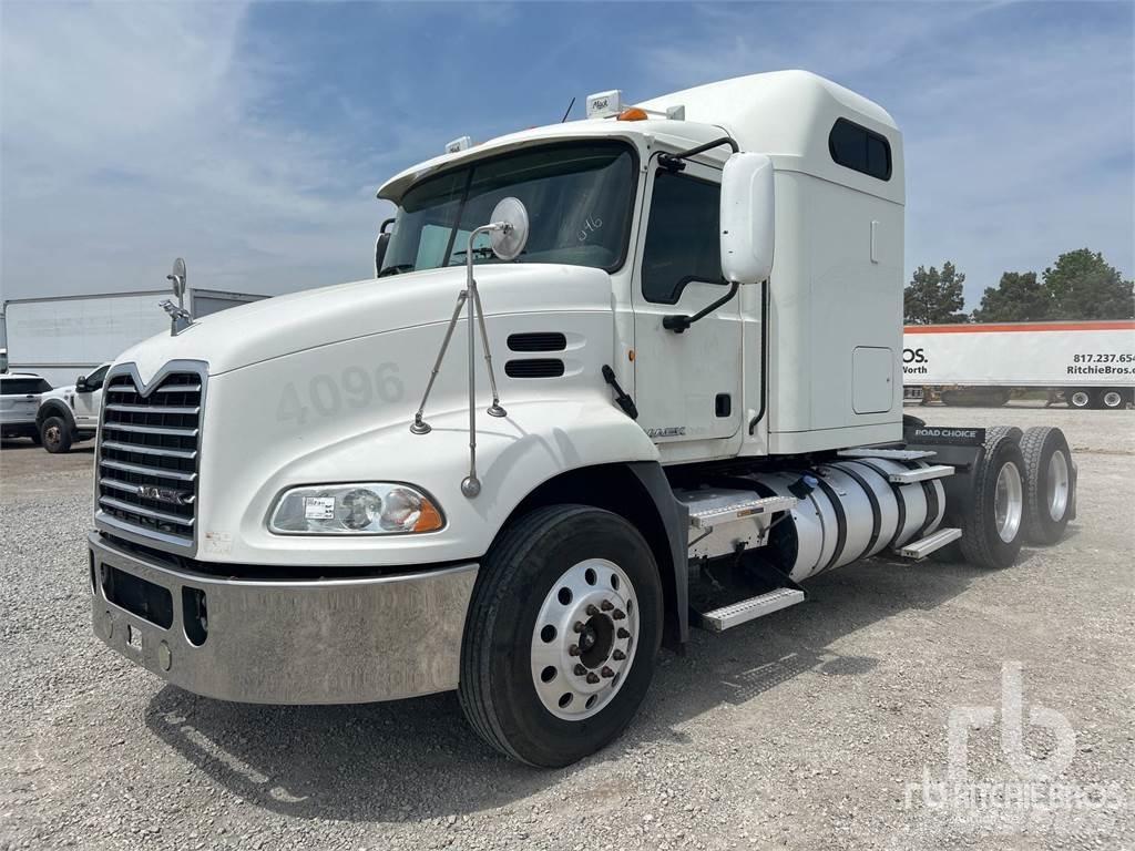 Mack CXU613 曳引機組件