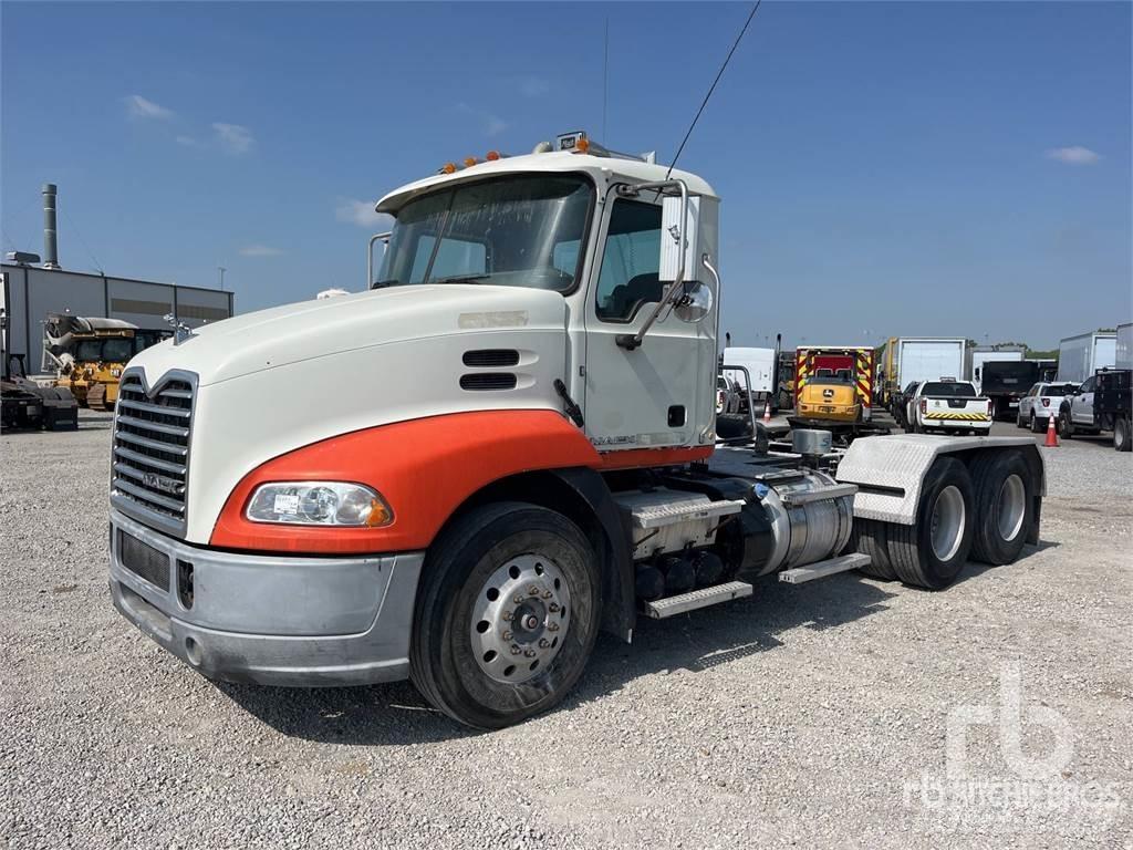 Mack CXU613 曳引機組件