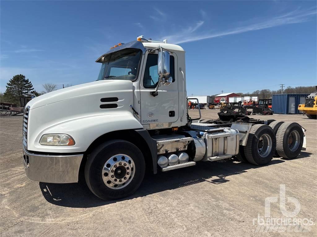 Mack CXU613 曳引機組件