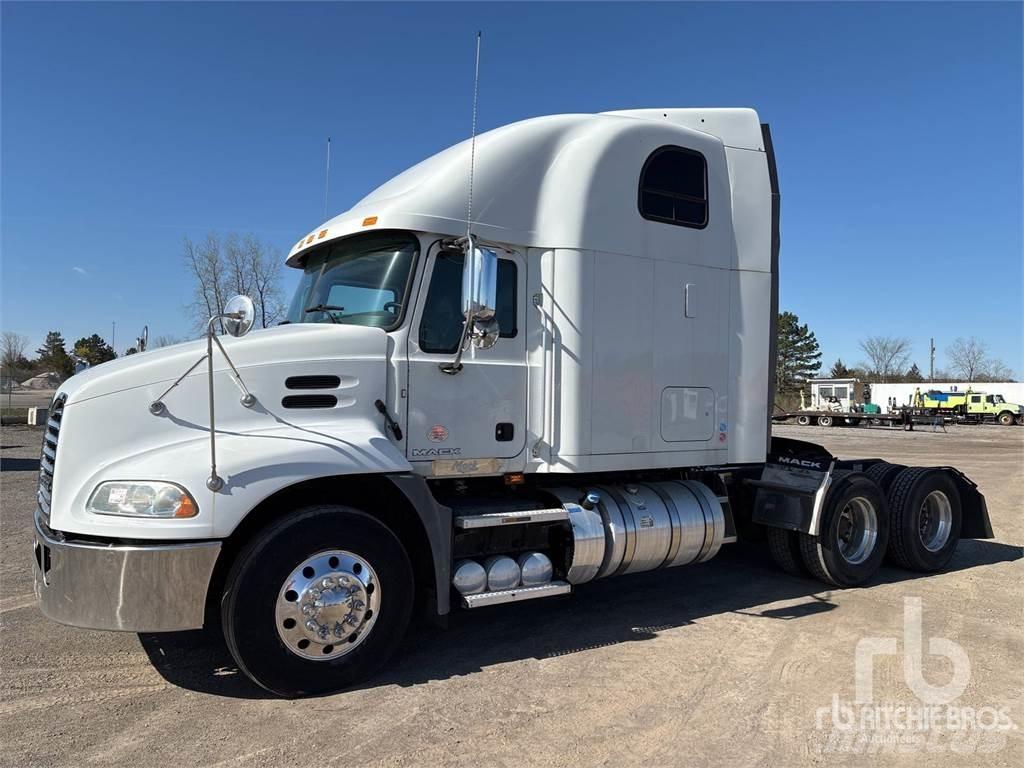 Mack CXU613 曳引機組件