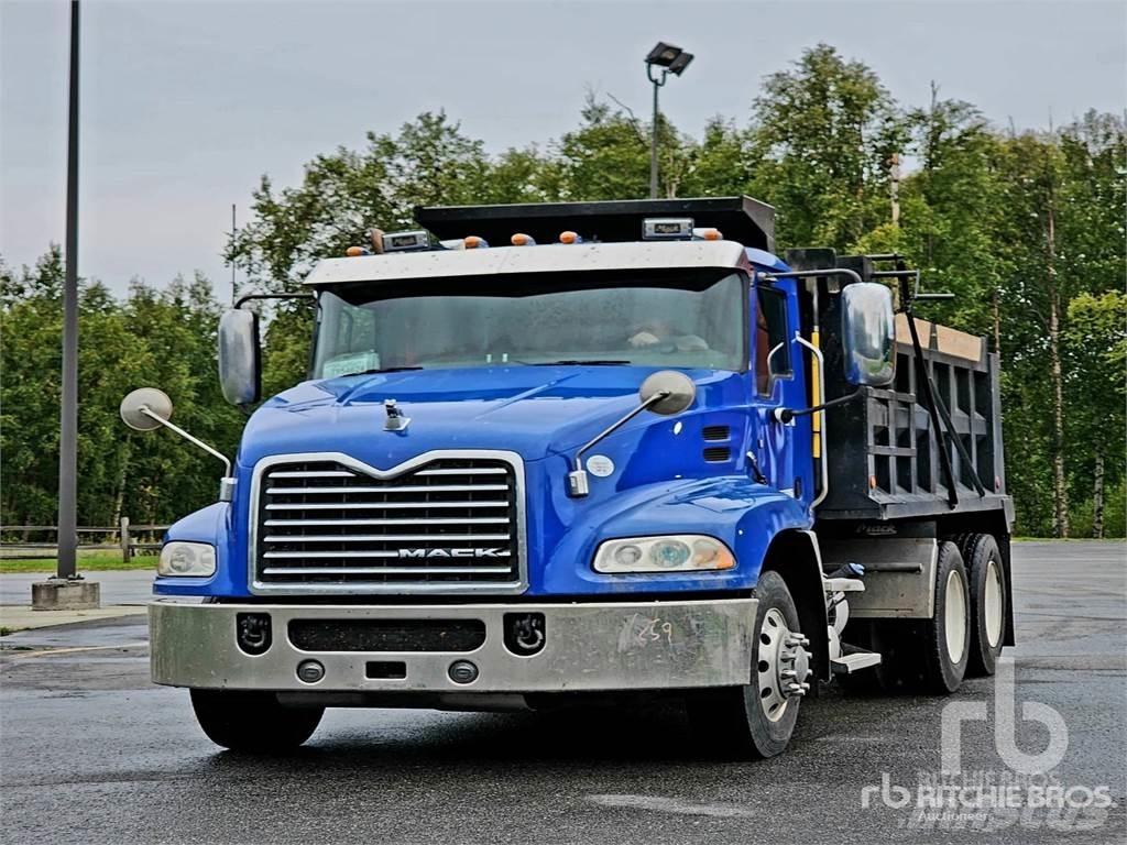 Mack CXU613T 傾卸式卡車
