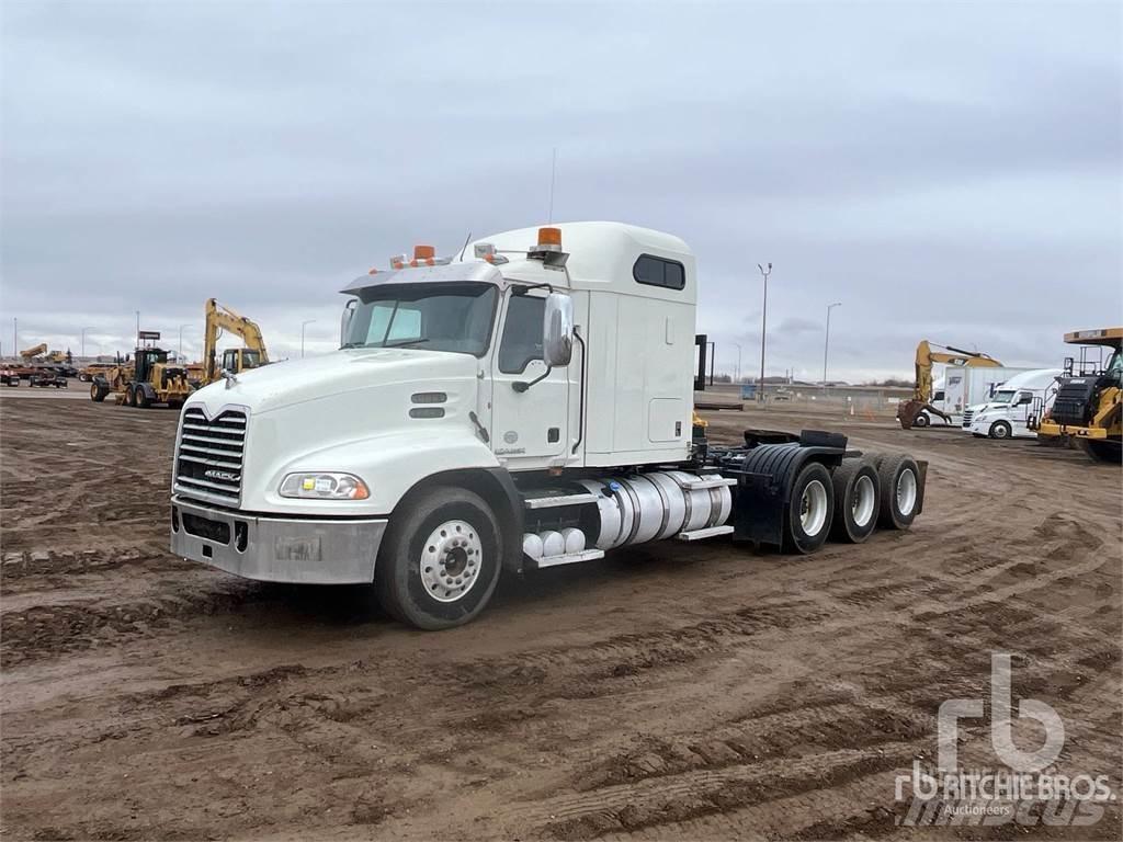 Mack CXU614 曳引機組件