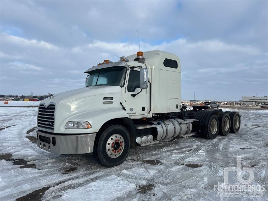 Mack CXU614 曳引機組件