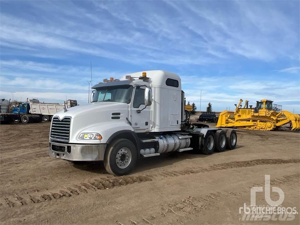 Mack CXU614 曳引機組件