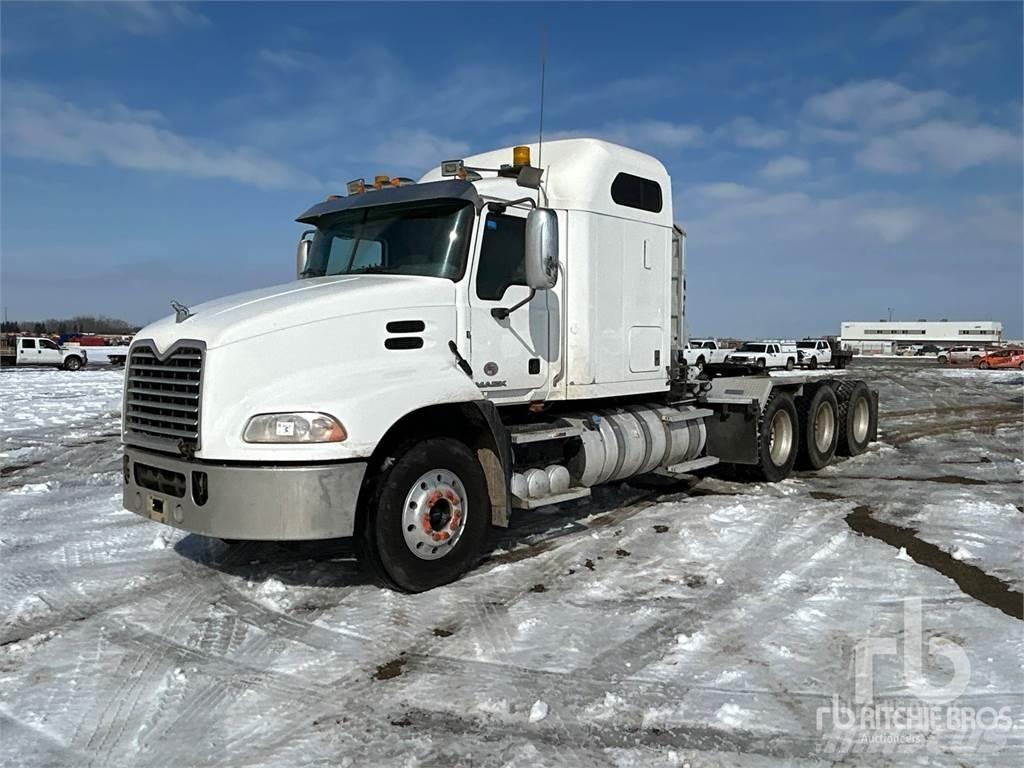 Mack CXU614 曳引機組件
