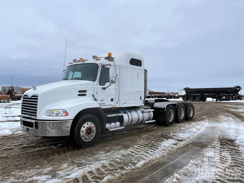 Mack CXU614 曳引機組件