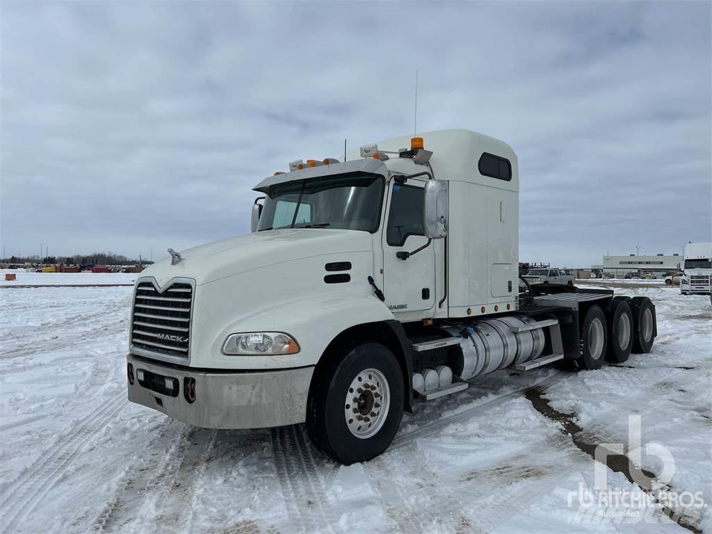 Mack CXU614 曳引機組件
