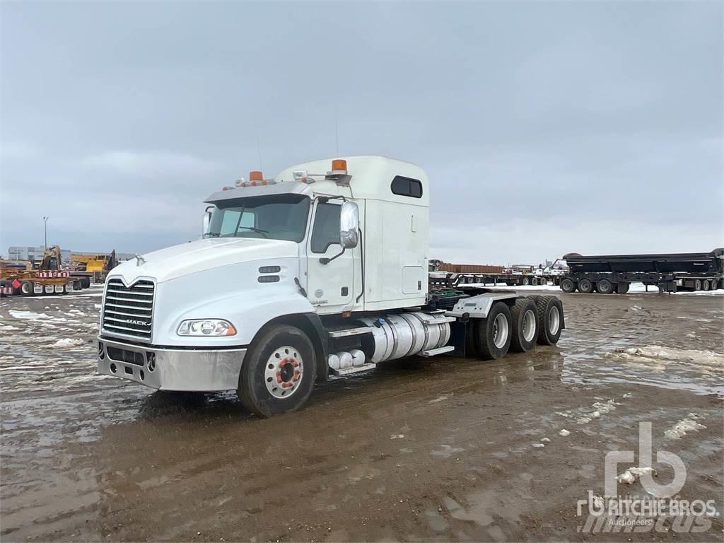 Mack CXU614 曳引機組件