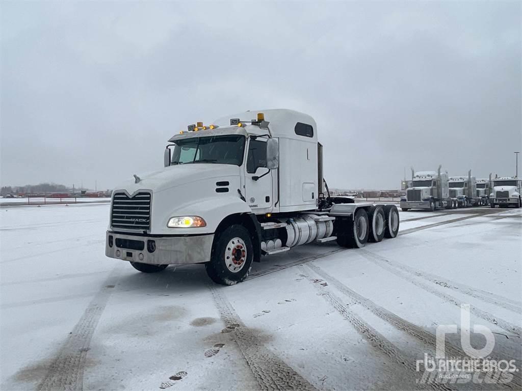 Mack CXU614 曳引機組件