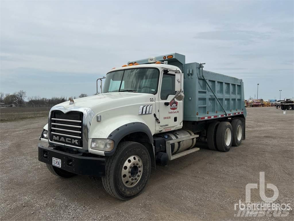 Mack GU713 傾卸式卡車