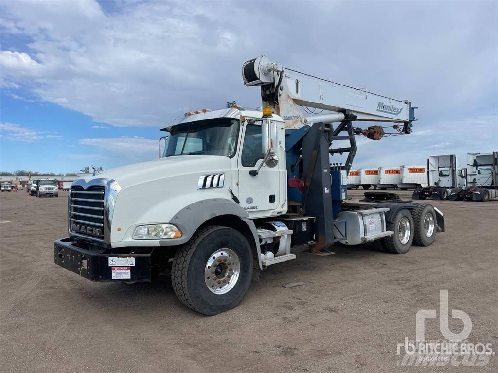 Mack GU813 起重機卡車