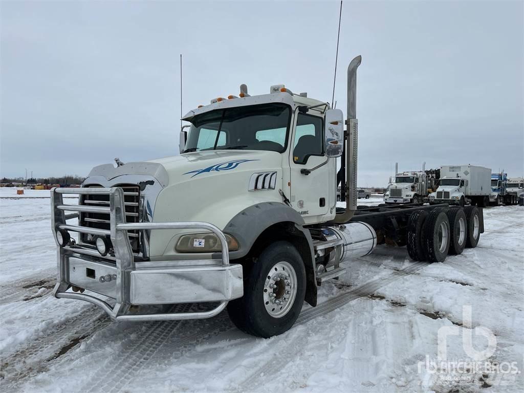 Mack GU814 商用底盤車