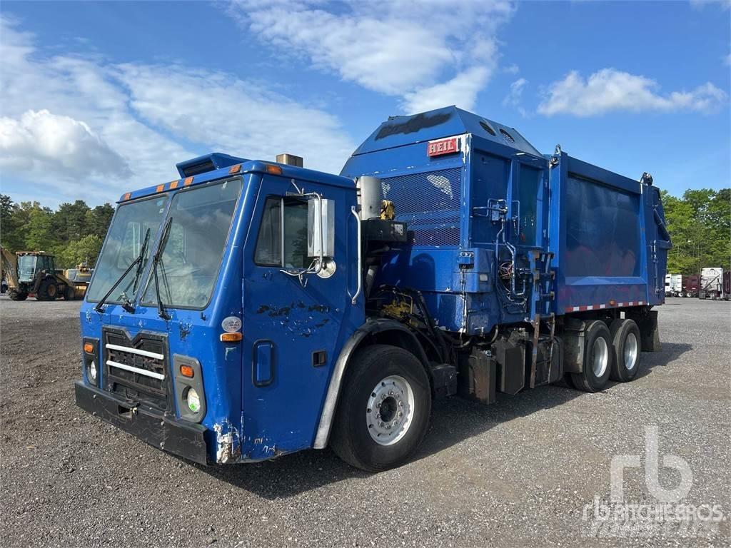 Mack LEU613 垃圾車