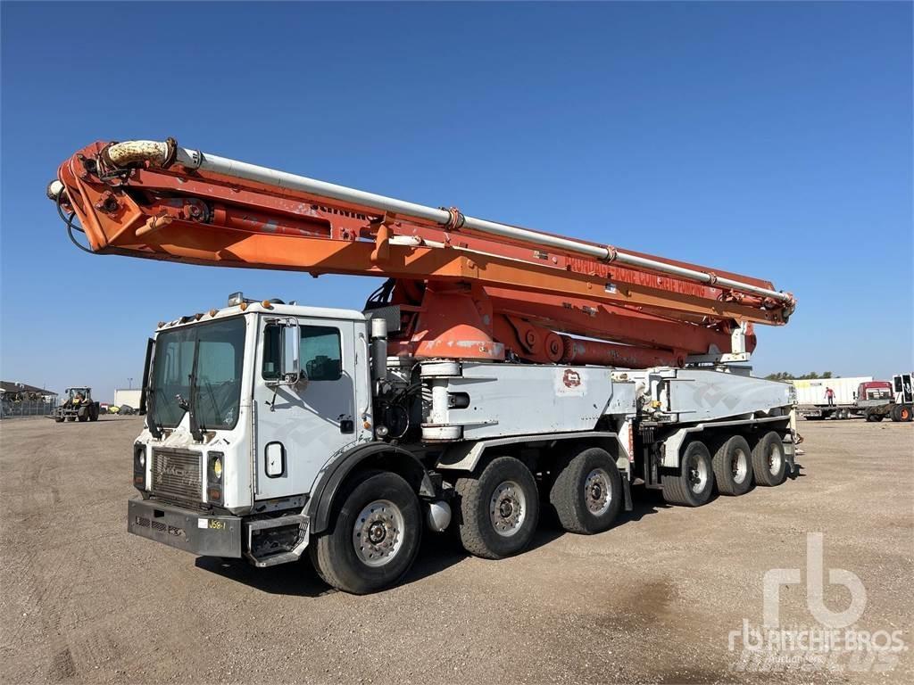 Mack MR688S 混凝土車