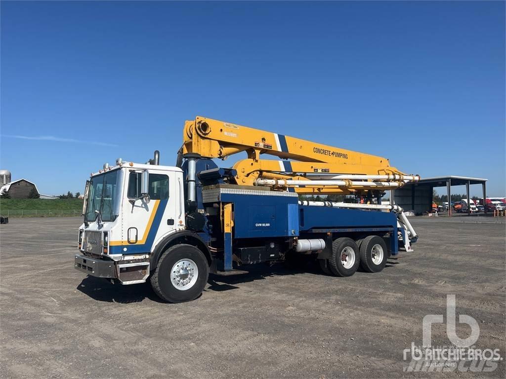 Mack MR688S 混凝土車