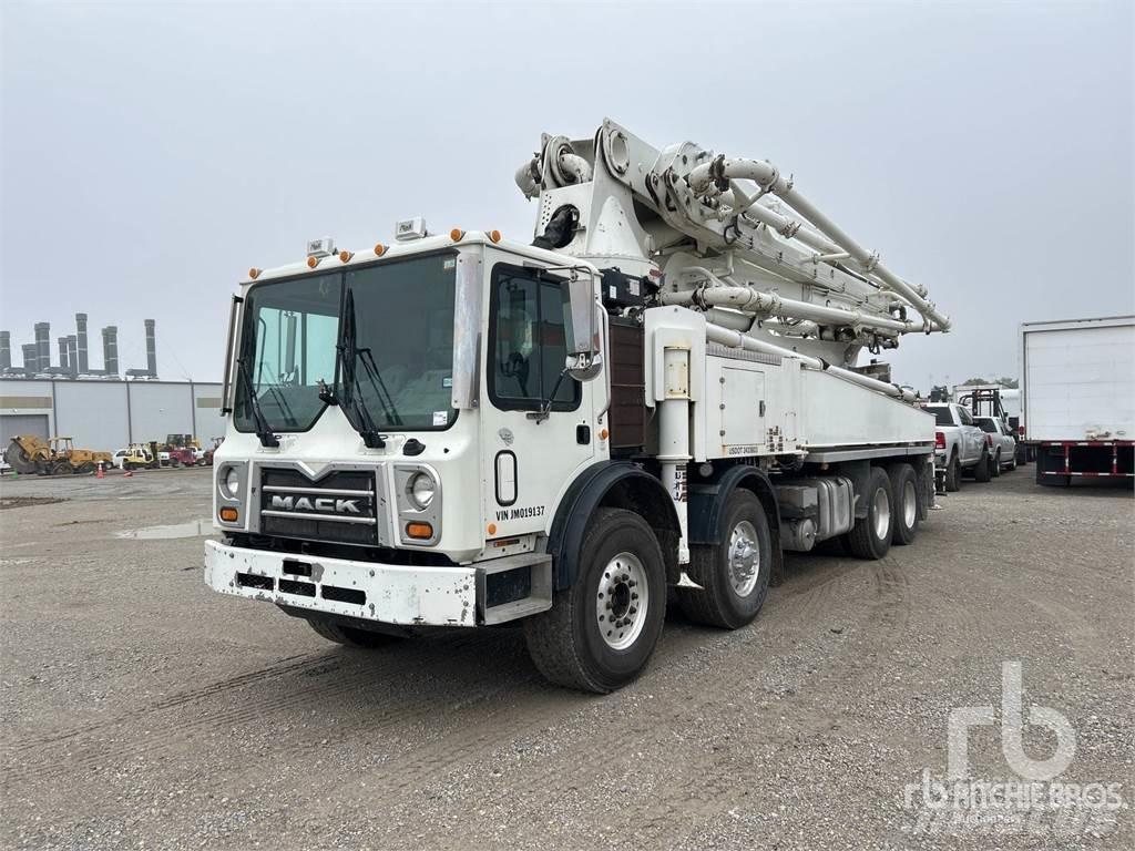 Mack MRU613 混凝土車