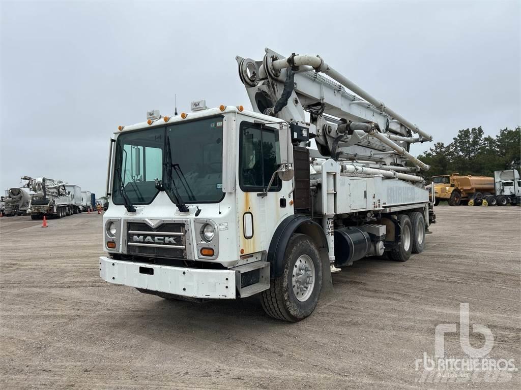 Mack MRU613 混凝土車