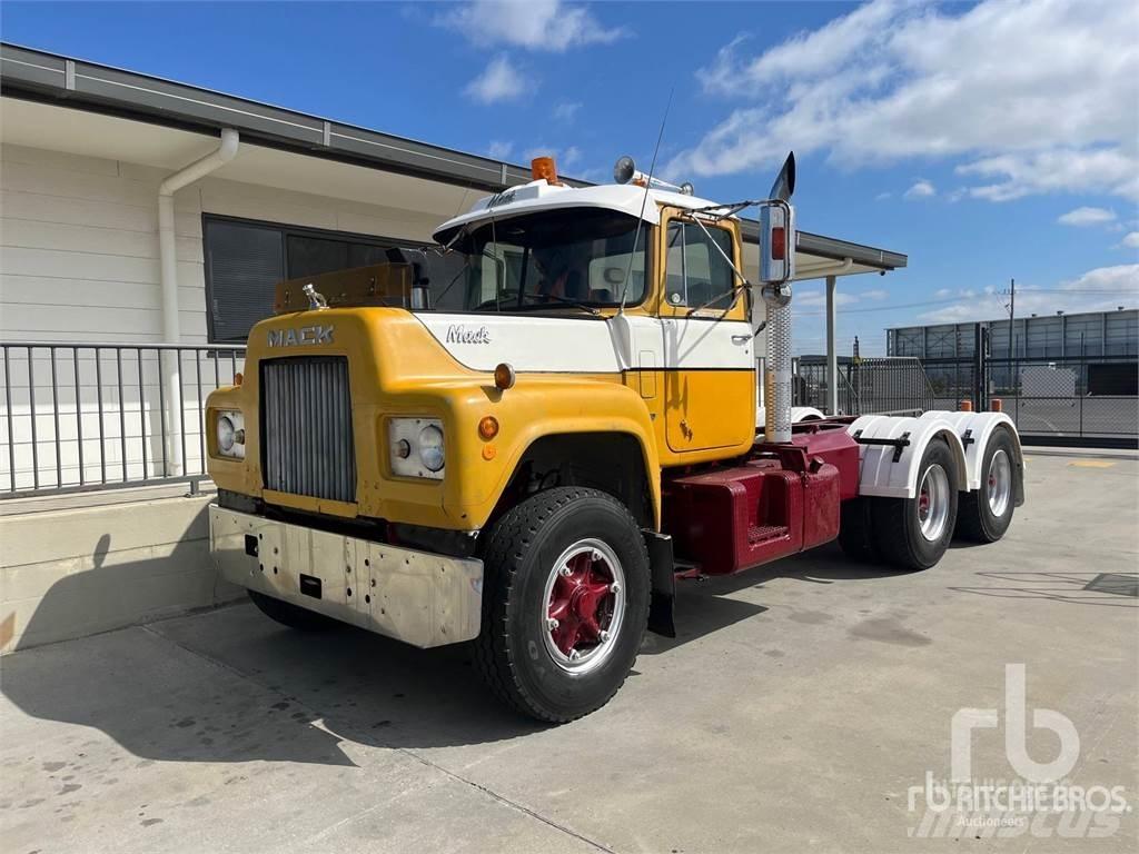 Mack R685RS 曳引機組件