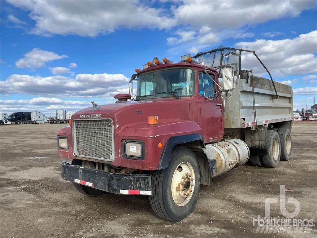 Mack RD688S 傾卸式卡車