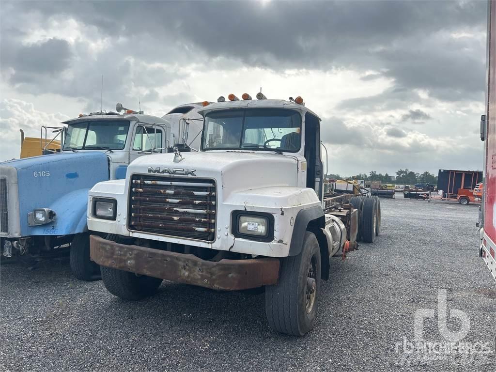 Mack RD688S 商用底盤車