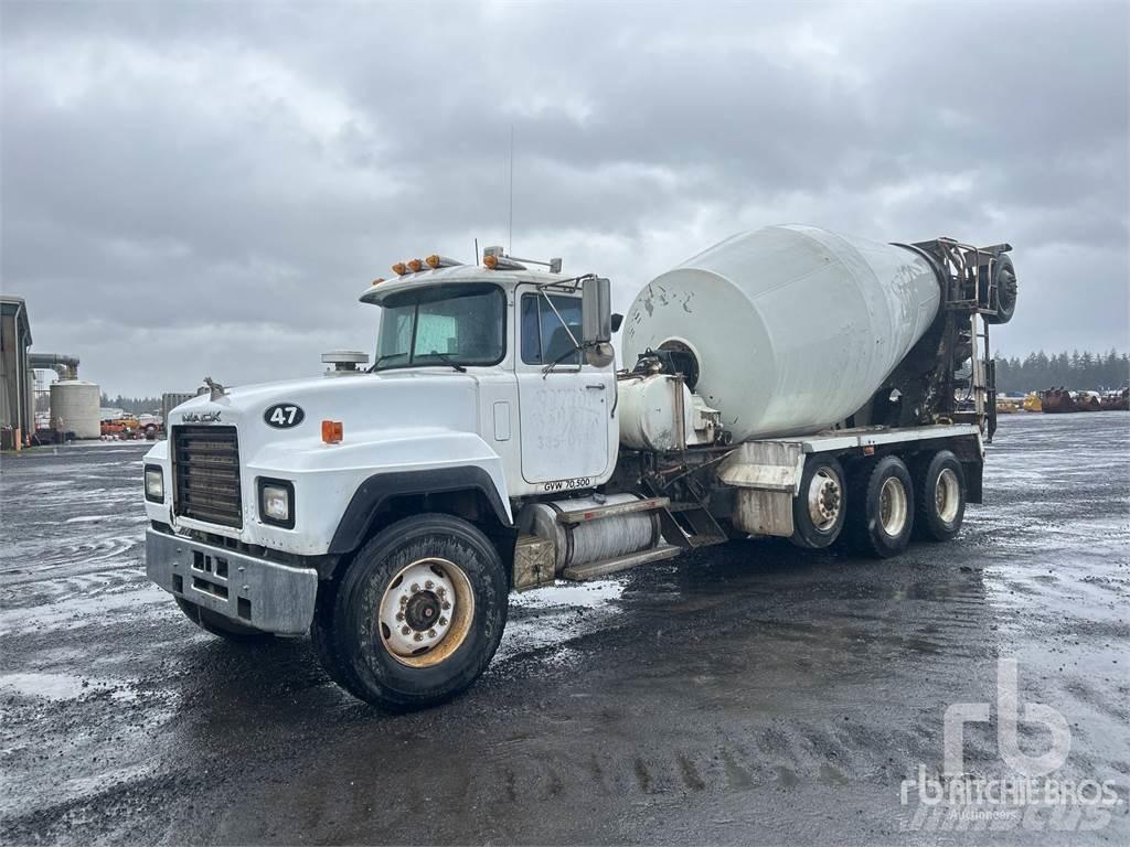 Mack RD690S 混凝土車