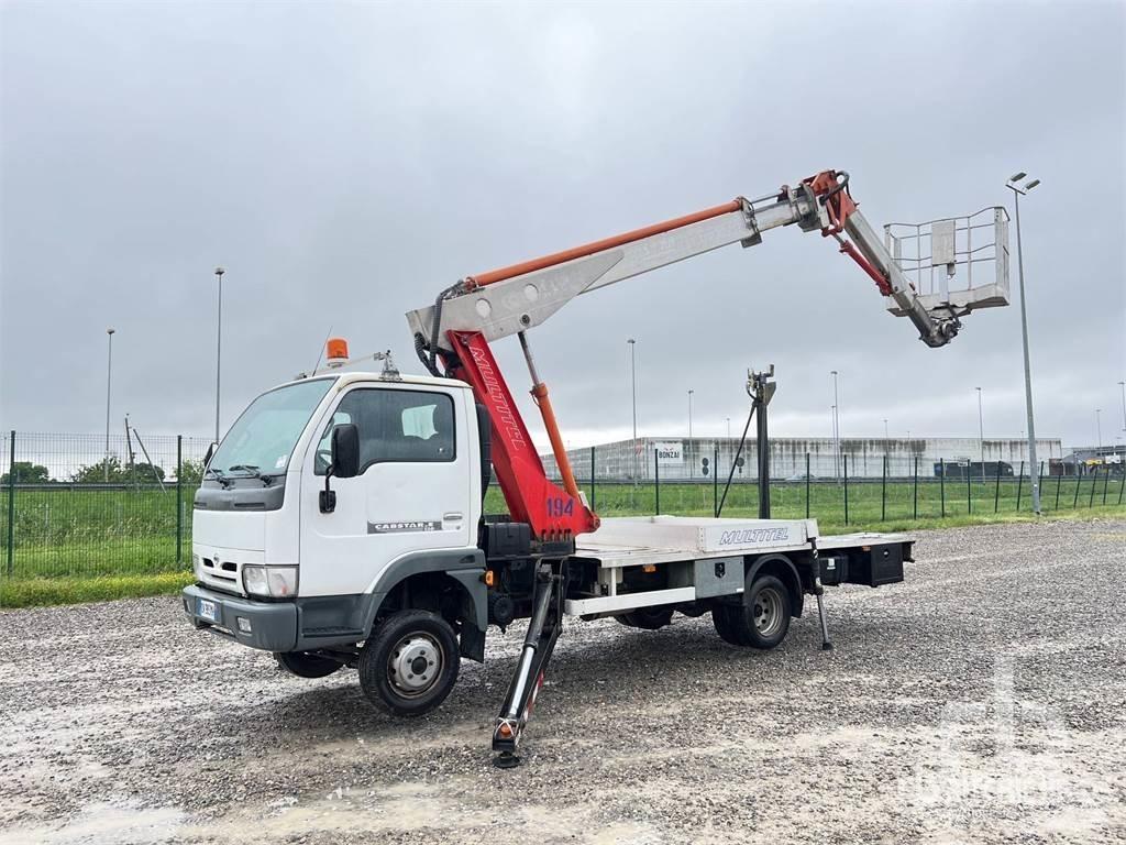 Nissan CABSTAR 拖車裝載高空作業平台