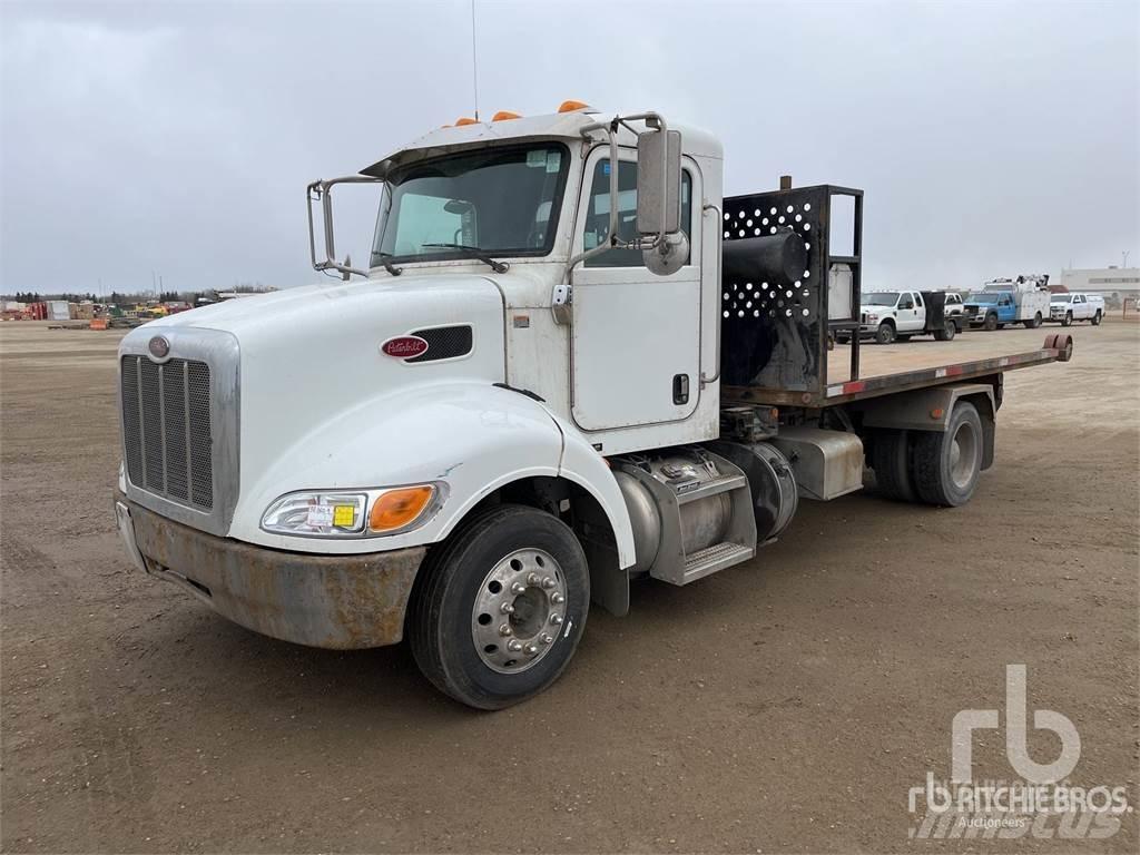 Peterbilt 330 吊鉤式起重車