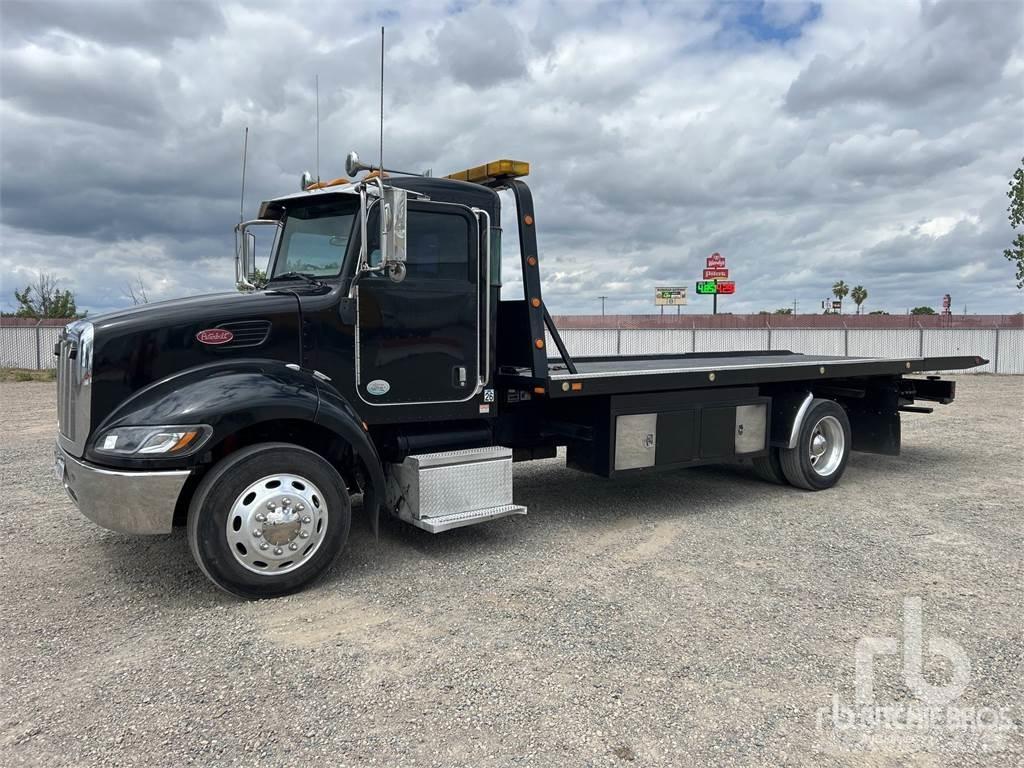 Peterbilt 330 駕駛室與內部