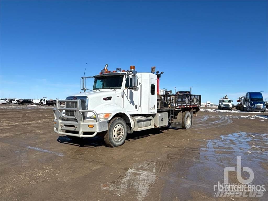 Peterbilt 335 起重機卡車