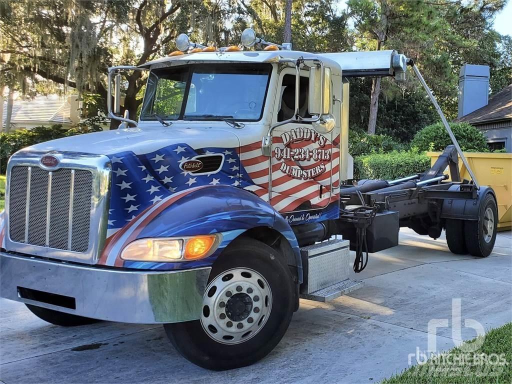 Peterbilt 335 吊鉤式起重車