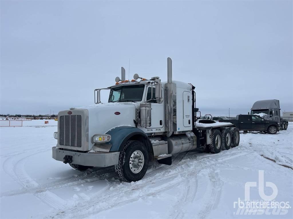Peterbilt 367 平板 / 絞盤 卡車