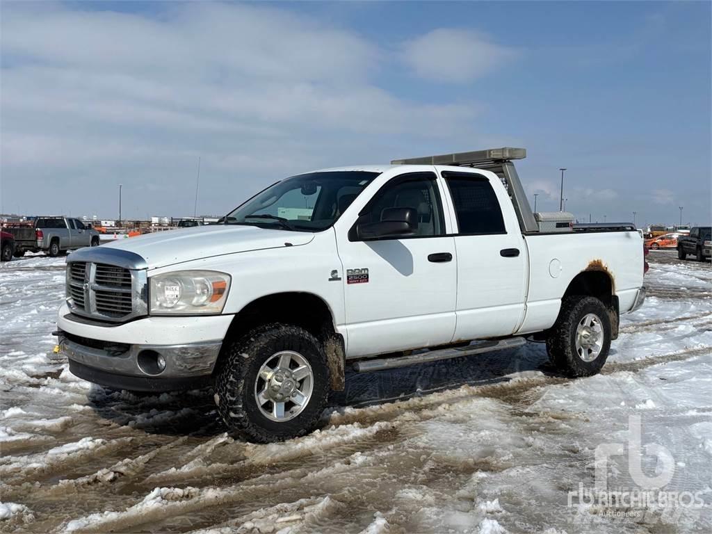 RAM 2500 皮卡.傳統半斗卡車/側卸板