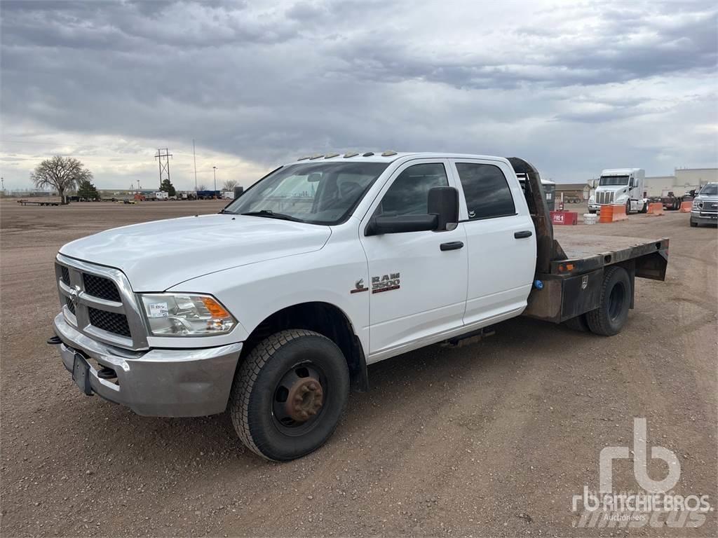 RAM 2500 平板式/側卸式卡車