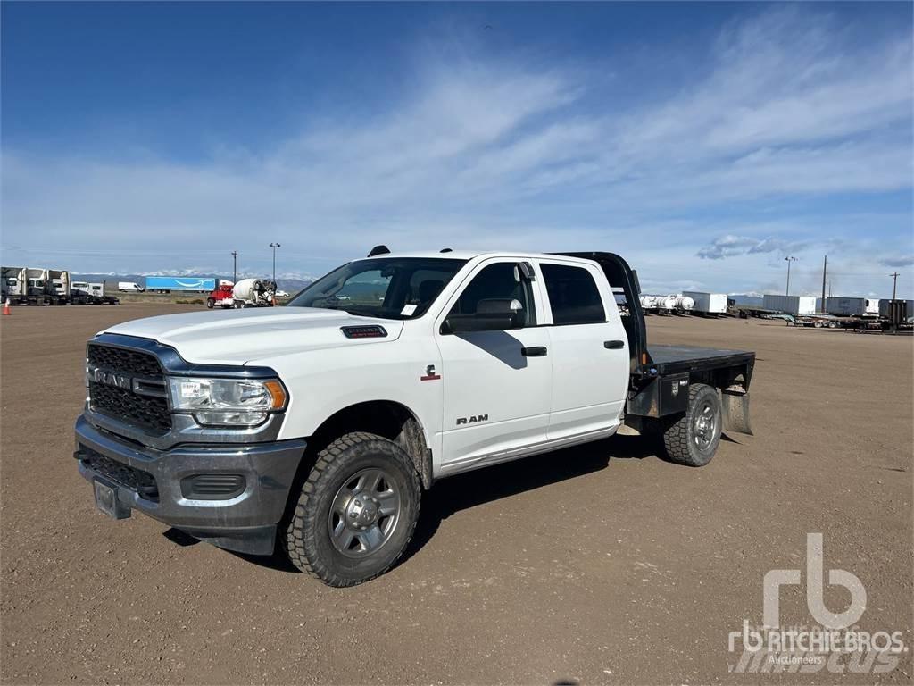 RAM 2500 平板式/側卸式卡車