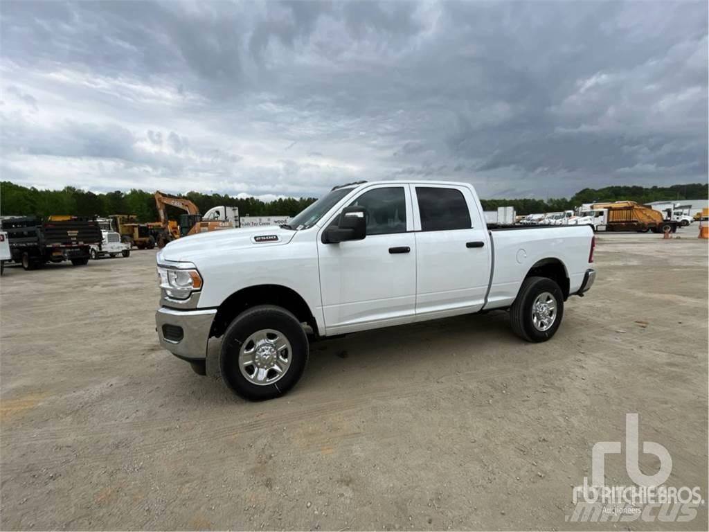 RAM 2500 皮卡.傳統半斗卡車/側卸板