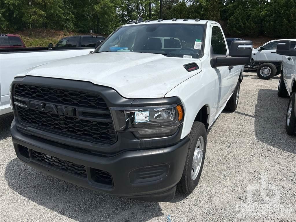 RAM 2500 皮卡.傳統半斗卡車/側卸板