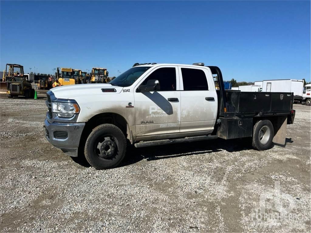 RAM 3500 平板式/側卸式卡車
