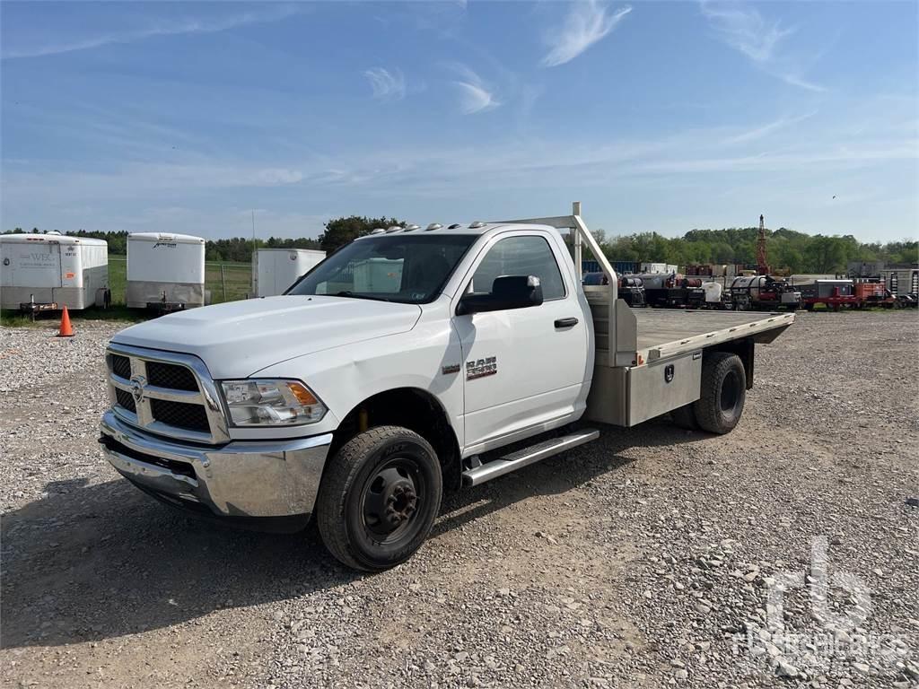 RAM 3500 平板式/側卸式卡車