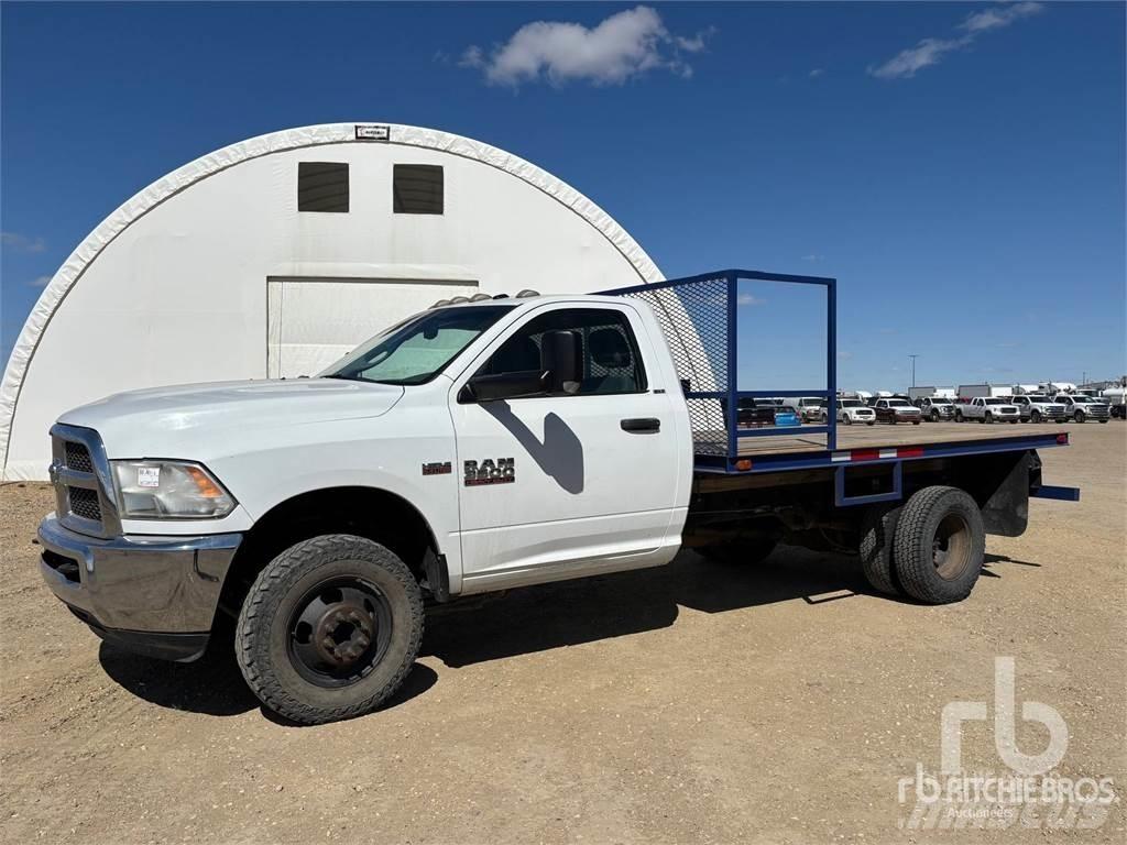 RAM 3500 平板式/側卸式卡車