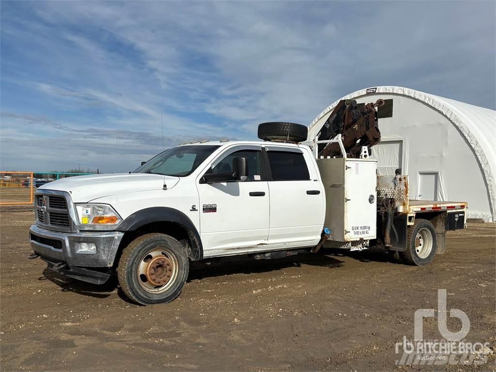 RAM 5500 起重機卡車