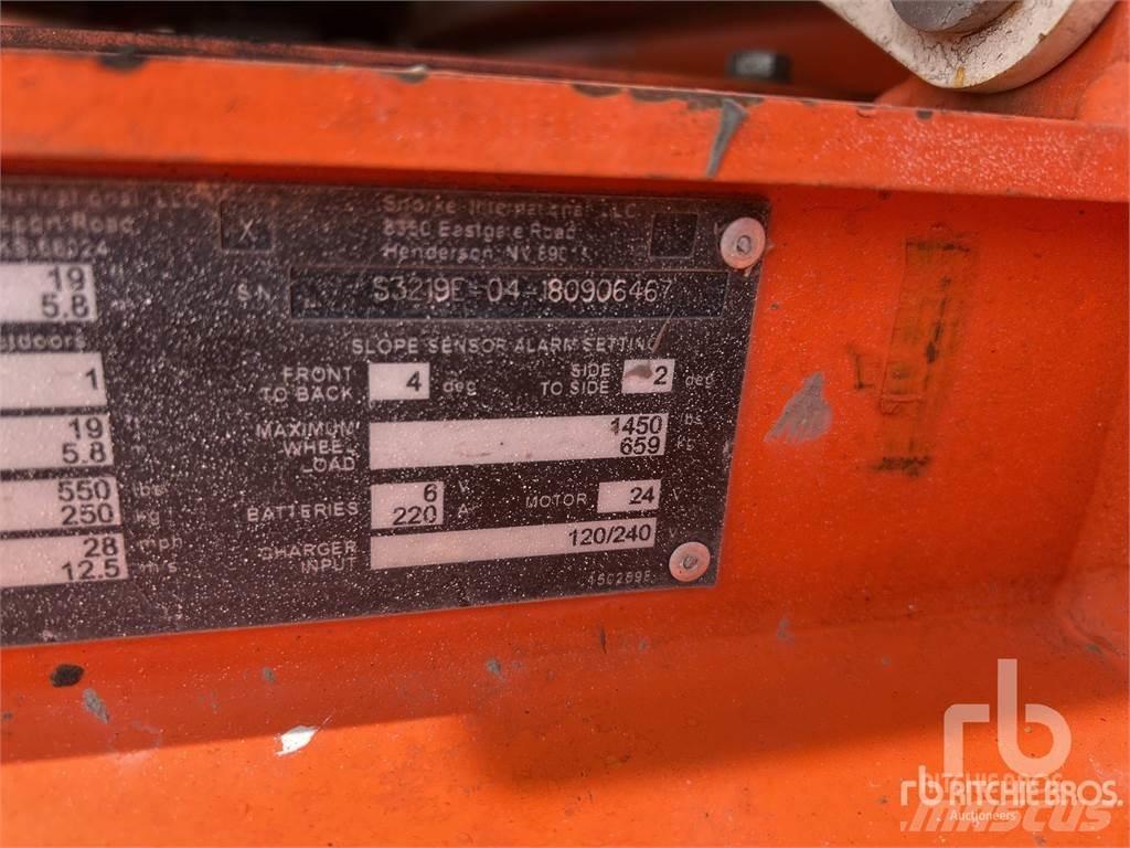 Snorkel S3219E 剪式升降機