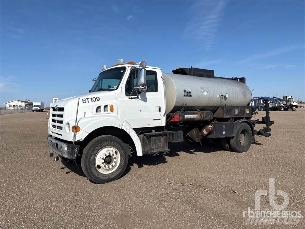 Sterling L7500 瀝青噴灑器