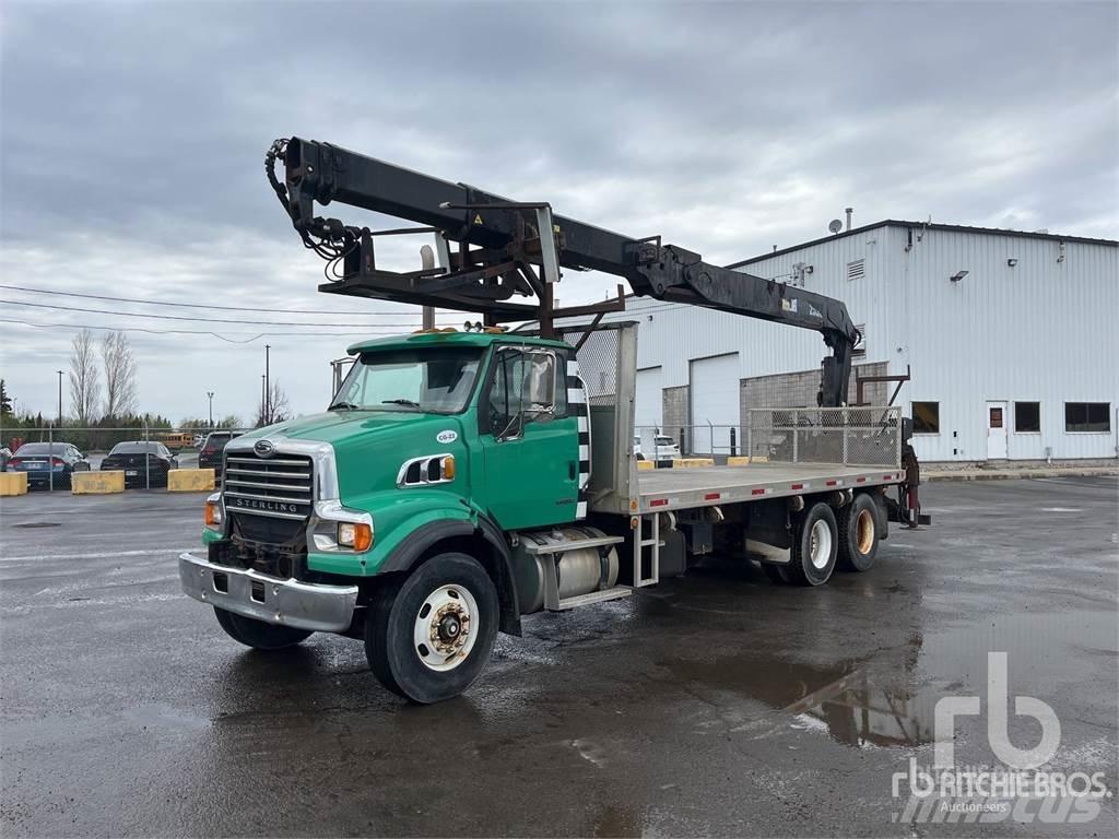 Sterling L7500 起重機卡車